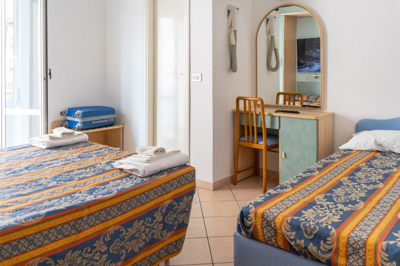 Hotel Tiglio Rimini Dış mekan fotoğraf