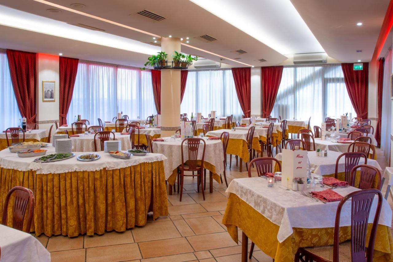 Hotel Tiglio Rimini Dış mekan fotoğraf
