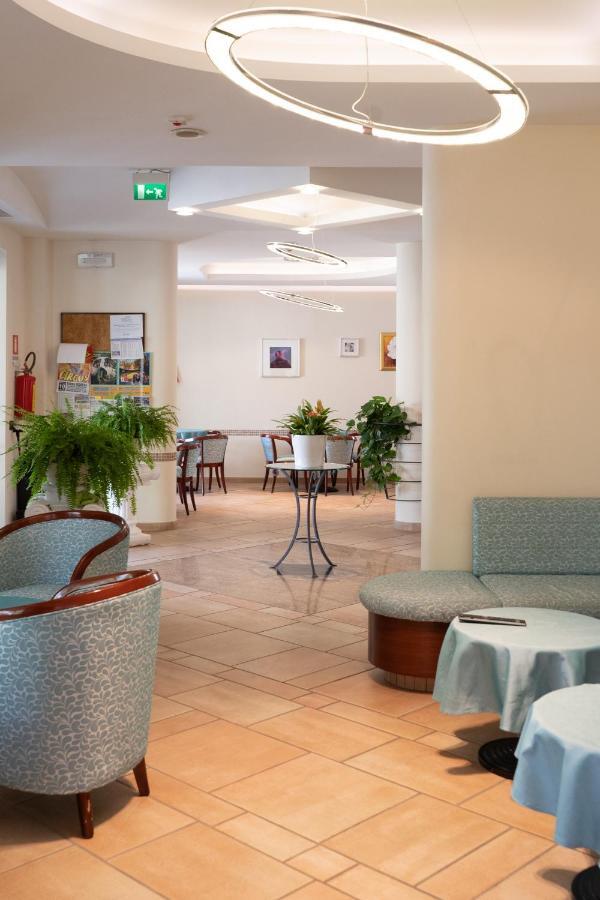 Hotel Tiglio Rimini Dış mekan fotoğraf